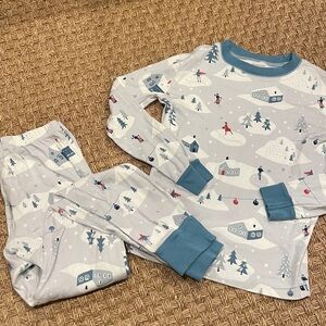 Garnet Hill Kids Holiday Christmas Pajamas Pajama Set Girl Boy size 10 ski